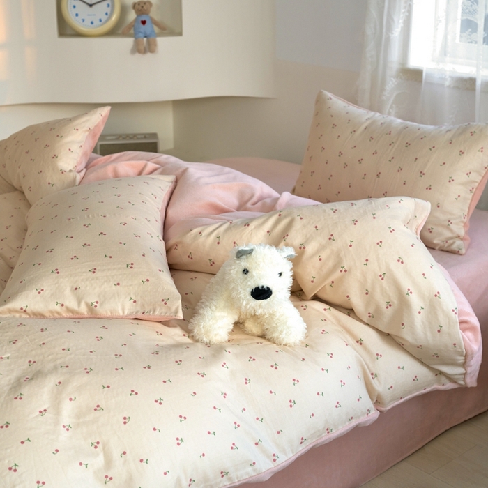 91家纺网 家纺一手货源 找家纺 洋铭区（原狠狠爱） 2024新款双层纱牛奶绒四件套系列 椰椰樱桃