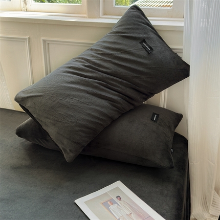 91家纺网 家纺一手货源 找家纺 （总）北欧良品 2025新款舒适保暖A类高克重牛奶绒单品枕套