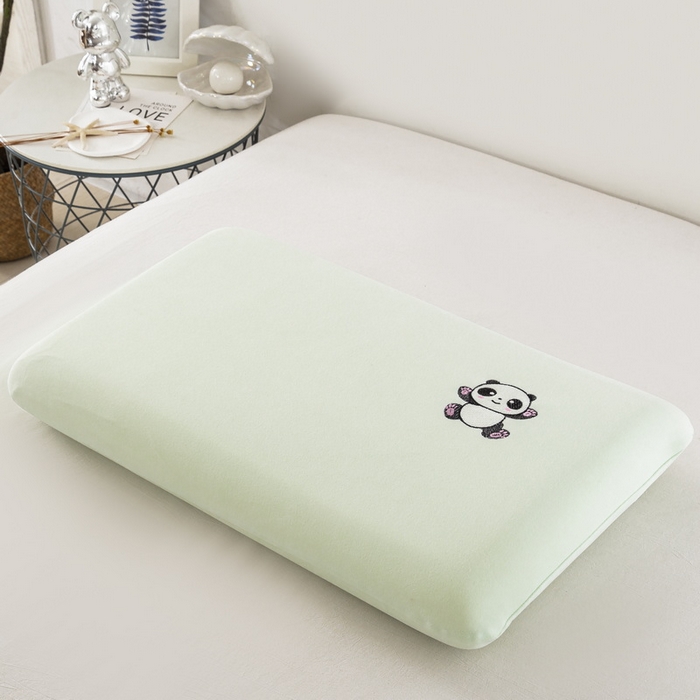 91家纺网 家纺一手货源 找家纺 大黄蜂家居家纺 2025新款德绒暖感纤维面包枕头枕芯（专版花型 翻版必究） 小熊猫绿