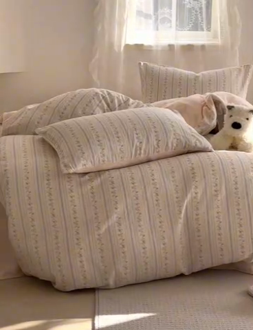 91家纺网 家纺一手货源 找家纺 洋铭区（原狠狠爱） 2024新款双层纱牛奶绒四件套系列 蔓蔓蔷薇