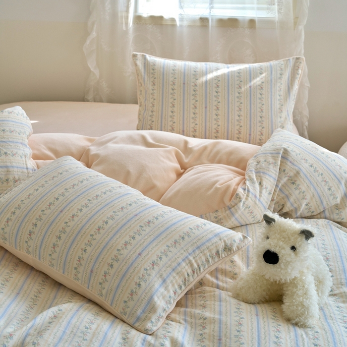 91家纺网 家纺一手货源 找家纺 洋铭区（原狠狠爱） 2024新款双层纱牛奶绒四件套系列 蔓蔓蔷薇