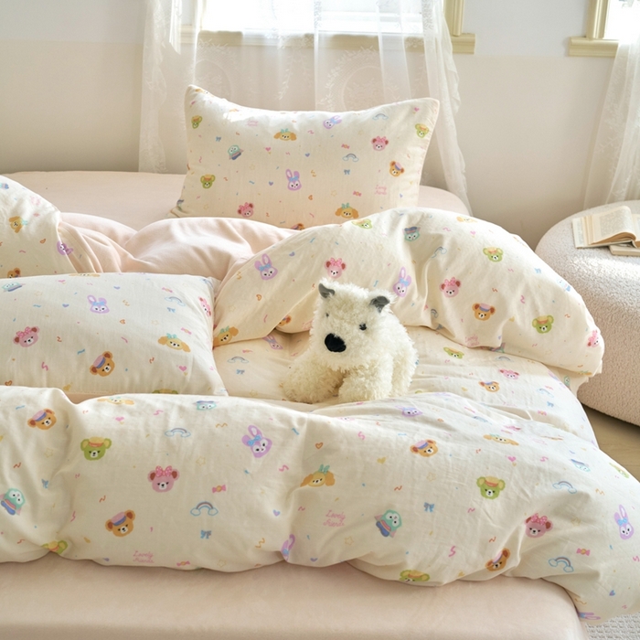 91家纺网 家纺一手货源 找家纺 洋铭区（原狠狠爱） 2024新款双层纱牛奶绒四件套系列 糖果小熊兔