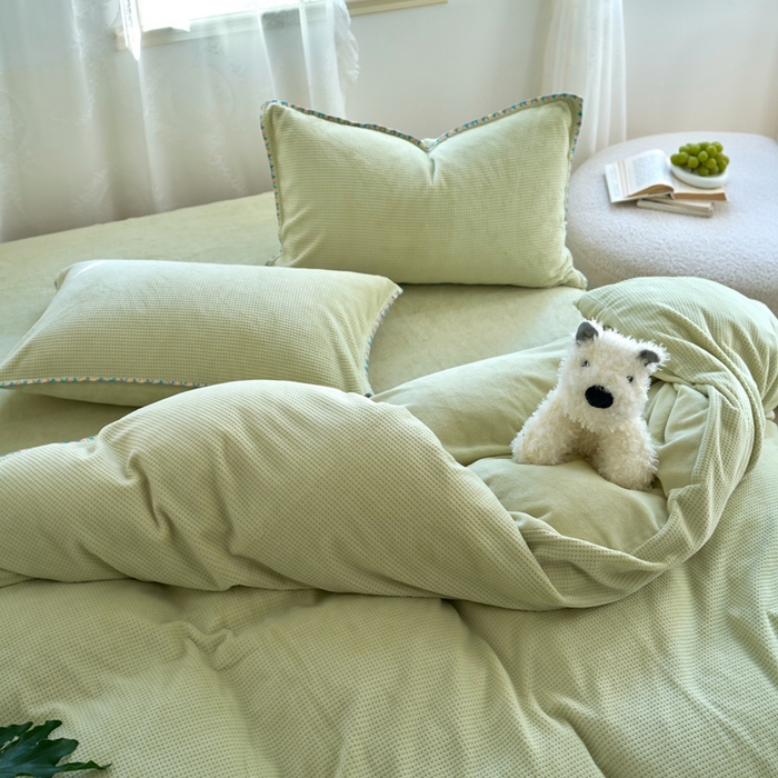 91家纺网 家纺一手货源 找家纺 洋铭区（原狠狠爱） 2024新款华夫格 绒（彩边）四件套 芦苇绿