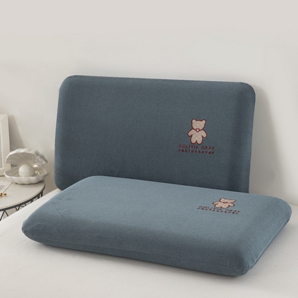 91家纺网 家纺一手货源 找家纺 （总）大黄蜂家居家纺 2025新款德绒暖感纤维面包枕套（专版花型 翻版必究）