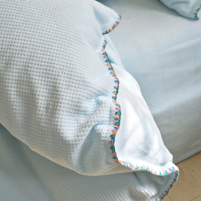 91家纺网 家纺一手货源 找家纺 洋铭区（原狠狠爱） 2024新款华夫格 绒（彩边）四件套 云水蓝