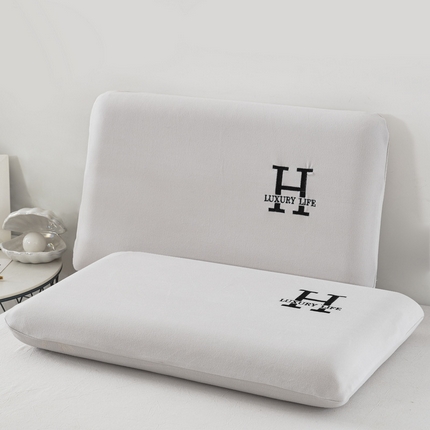 91家纺网 家纺一手货源 找家纺 （总）大黄蜂家居家纺 2025新款德绒暖感纤维面包枕套（专版花型 翻版必究）