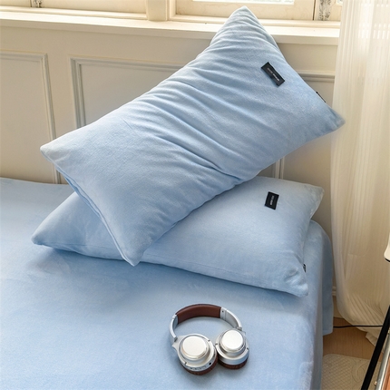 91家纺网 家纺一手货源 找家纺 （总）北欧良品 2025新款舒适保暖A类高克重牛奶绒单品枕套