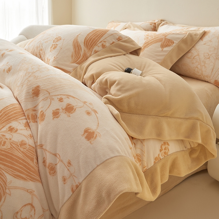 91家纺网 家纺一手货源 找家纺 新方向 2025新款高克重240克A类全消光印花牛奶绒四件套-铃兰 铃兰-香槟