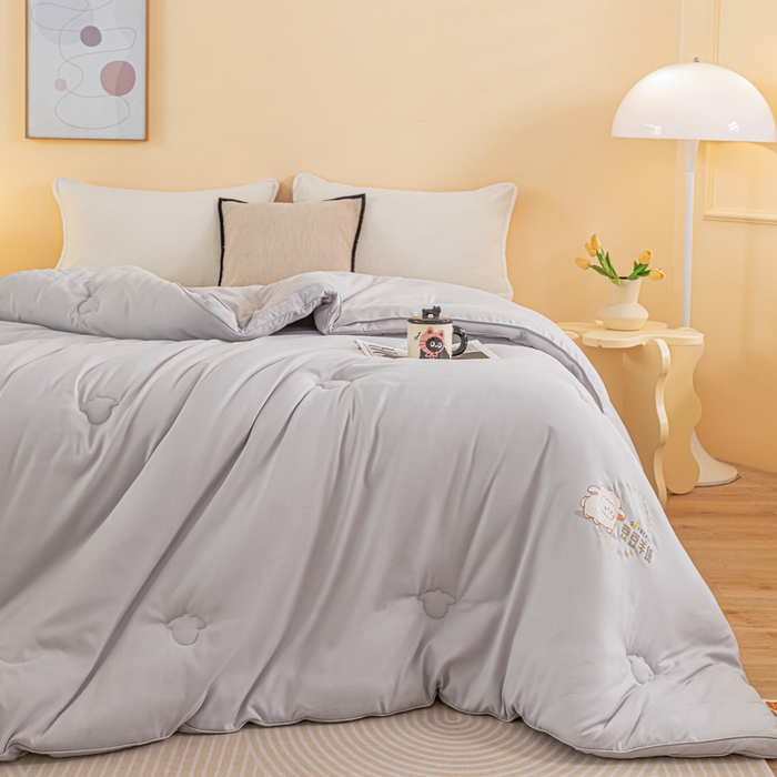 91家纺网 家纺一手货源 找家纺 佳居缘 2024新款云柔棉羊绒大豆被 灰色
