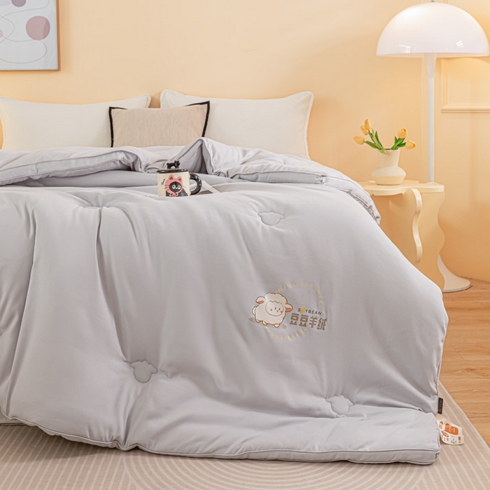 91家纺网 家纺一手货源 找家纺 佳居缘 2024新款云柔棉羊绒大豆被 灰色