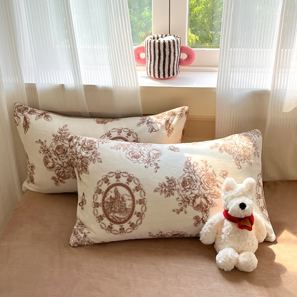 91家纺网 家纺一手货源 找家纺 （总）798家纺 2025新款牛奶绒印花四件套单品系列-单枕套