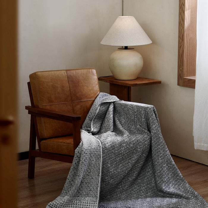 91家纺网 家纺一手货源 找家纺 子和 2024新款全棉缩绒毯（浅色） 光影马赛克深碳灰