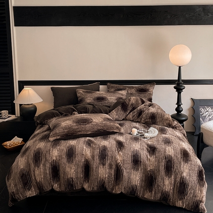 91家纺网 家纺一手货源 找家纺 798家纺 2025新款兔毛印花四件套美拉德系列 美拉德-轮回深咖