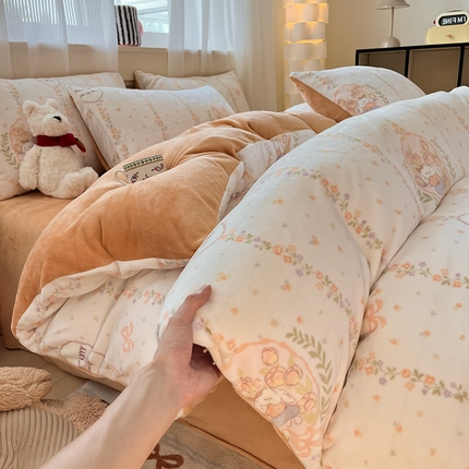 91家纺网 家纺一手货源 找家纺 （总）798家纺 2025新款牛奶绒印花四件套单品系列-单被套