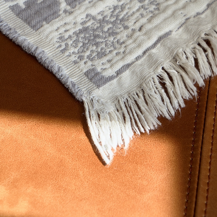 91家纺网 家纺一手货源 找家纺 子和 2024新款全棉缩绒毯（浅色） 北岛野银白灰