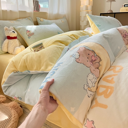 91家纺网 家纺一手货源 找家纺 （总）798家纺 2025新款牛奶绒印花四件套单品系列-单被套