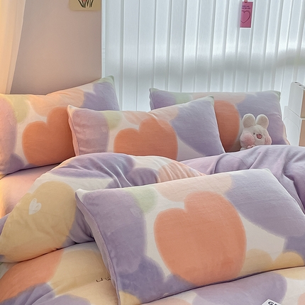91家纺网 家纺一手货源 找家纺 798家纺 2025新款牛奶绒印花四件套单品系列-单枕套 牛奶绒-爱心马卡龙