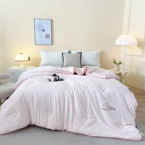 91家纺网 家纺一手货源 找家纺 佳居缘 2024新款云柔棉羊绒大豆被 粉色