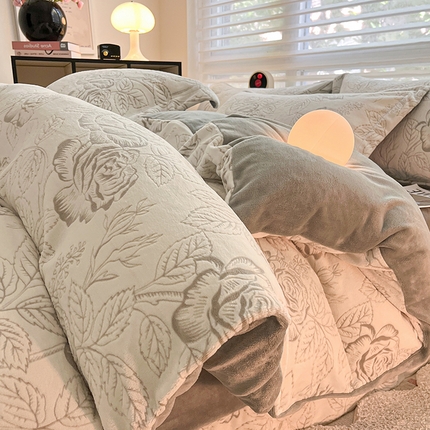 91家纺网 家纺一手货源 找家纺 （总）798家纺 2025新款牛奶绒烂花系列四件套