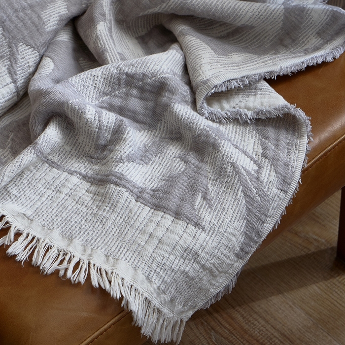 91家纺网 家纺一手货源 找家纺 子和 2024新款全棉缩绒毯（浅色） 鸽羽从林银白灰