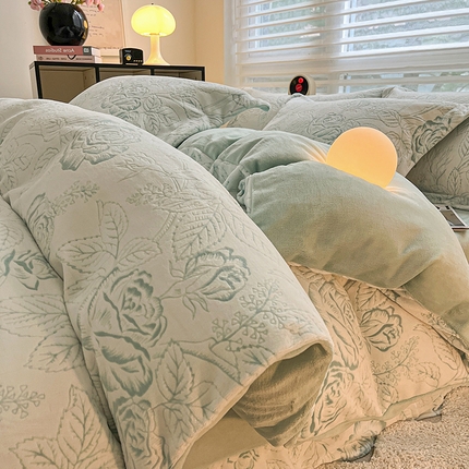 91家纺网 家纺一手货源 找家纺 （总）798家纺 2025新款牛奶绒烂花系列四件套