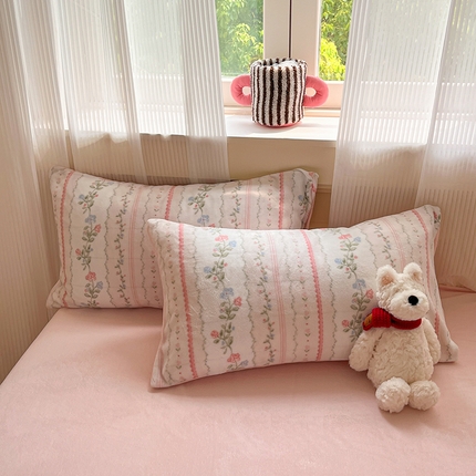 91家纺网 家纺一手货源 找家纺 （总）798家纺 2025新款牛奶绒印花四件套单品系列-单枕套