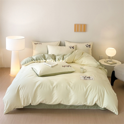 91家纺网 家纺一手货源 找家纺 （总）798家纺 2025新款全棉绣花贴布标双拼四件套-熊猫