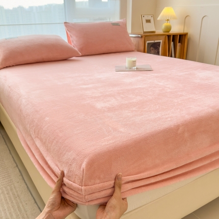 91家纺网 家纺一手货源 找家纺 798家纺 2025新款纯色牛奶绒绒单品系列-单床笠 玉粉