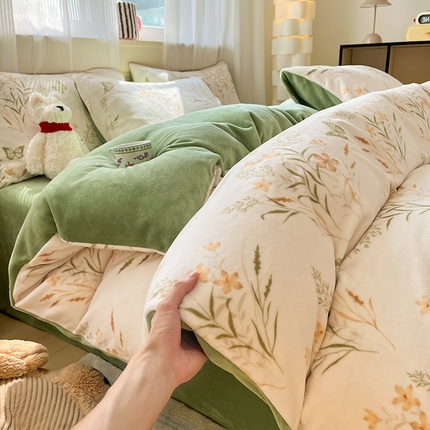 91家纺网 家纺一手货源 找家纺 （总）798家纺 2025新款牛奶绒印花四件套单品系列-单被套