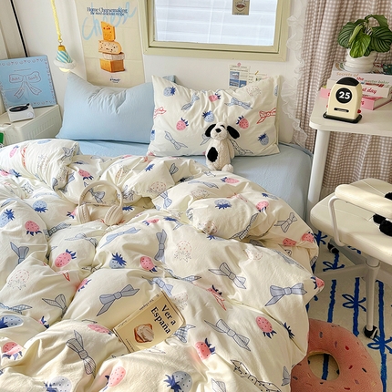 91家纺网 家纺一手货源 找家纺 阿曼达 2024新款ins博主风印花水洗m四件套 草莓蝴蝶结