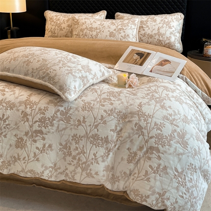 91家纺网 家纺一手货源 找家纺 （总）798家纺 2025新款高克重牛奶绒工艺款枕套绒边款四件套