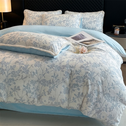 91家纺网 家纺一手货源 找家纺 （总）798家纺 2025新款高克重牛奶绒工艺款枕套绒边款四件套