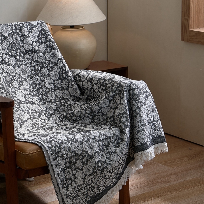 91家纺网 家纺一手货源 找家纺 子和 2024新款全棉缩绒毯（浅色） 雏菊微语深碳灰