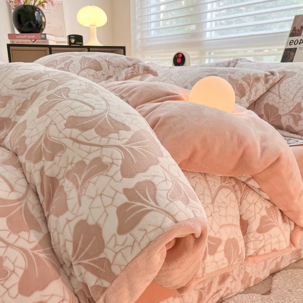 91家纺网 家纺一手货源 找家纺 （总）798家纺 2025新款牛奶绒烂花系列四件套