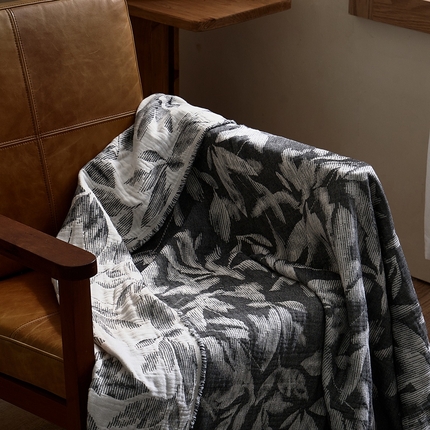 91家纺网 家纺一手货源 找家纺 子和 2024新款全棉缩绒毯（浅色） 鸽羽从林深碳灰