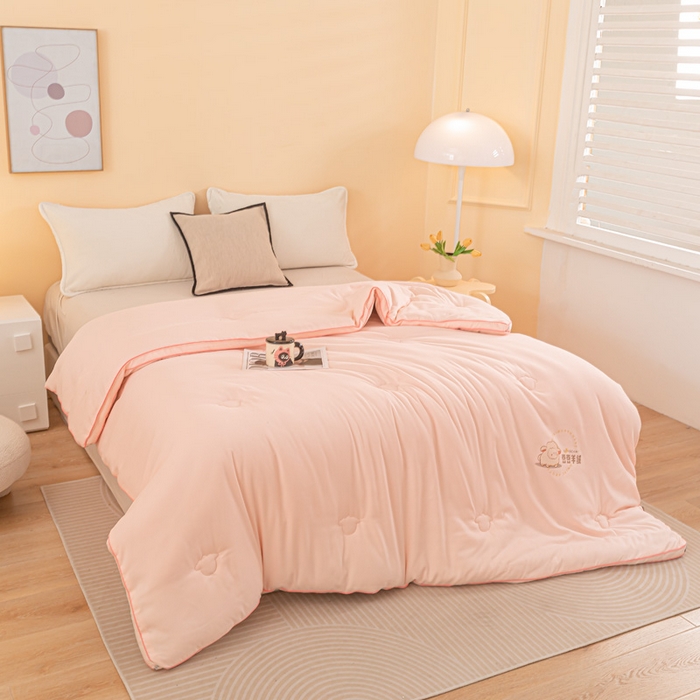 91家纺网 家纺一手货源 找家纺 佳居缘 2024新款云柔棉羊绒大豆被 粉色