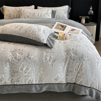 91家纺网 家纺一手货源 找家纺 （总）798家纺 2025新款高克重牛奶绒工艺款被套宽边款四件套