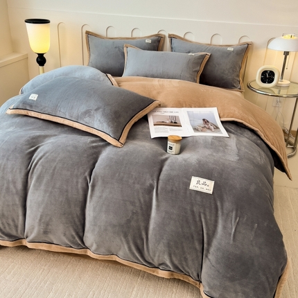 91家纺网 家纺一手货源 找家纺 （总）798家纺 2025新款牛奶绒良品系列四件套