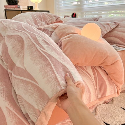 91家纺网 家纺一手货源 找家纺 （总）798家纺 2025新款牛奶绒烂花系列四件套