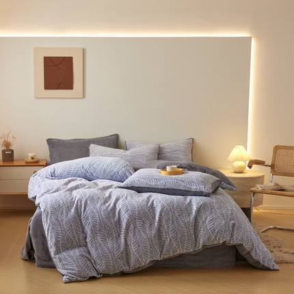 91家纺网 家纺一手货源 找家纺 798家纺 2025新款简约牛奶绒工艺款四件套 约克-高级灰