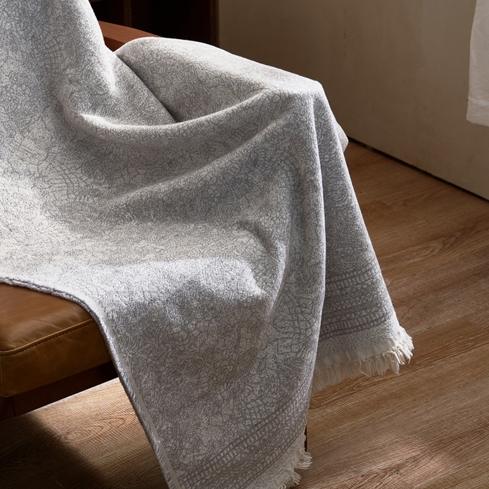 91家纺网 家纺一手货源 找家纺 子和 2024新款全棉缩绒毯（浅色） 瑰丽穹顶雅致银