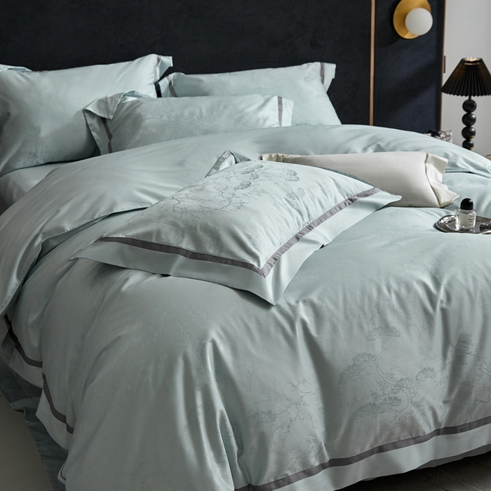 91家纺网 家纺一手货源 找家纺 琉宿家纺 2025新款50s双股长绒棉提花宽边工艺四件套枫洛（清新兰）