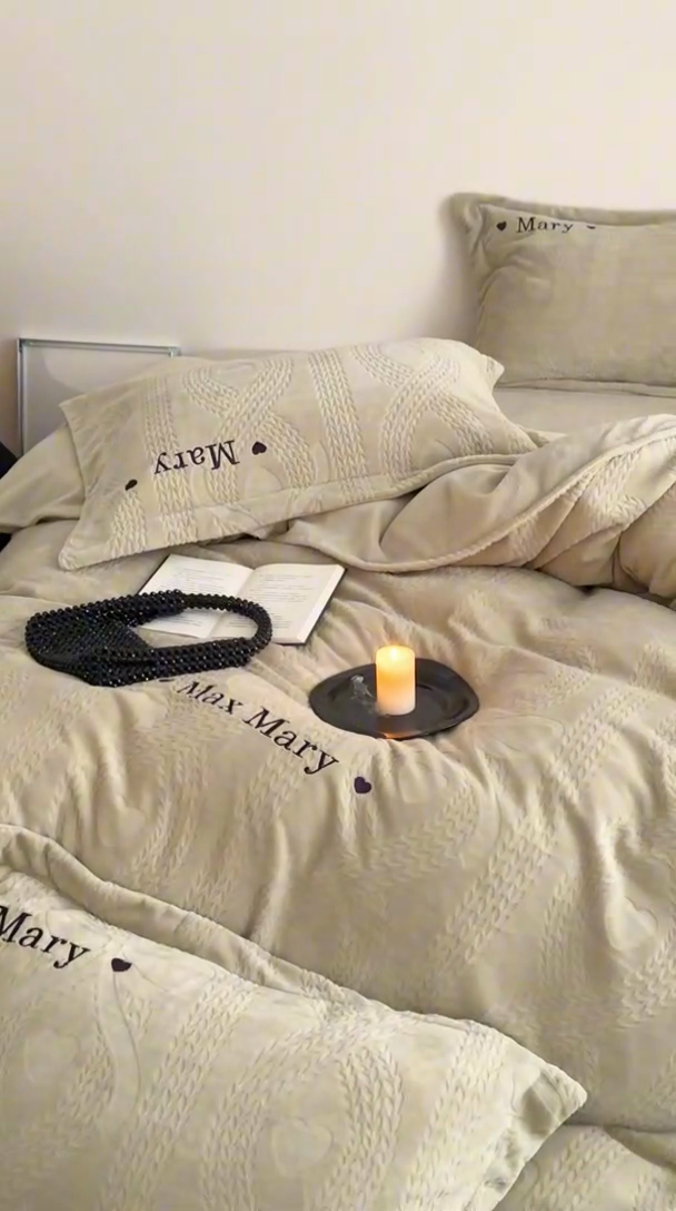 91家纺网 家纺一手货源 找家纺 （总）潘朵拉家纺 2024新款法式刺绣雕花绒牛奶绒四件套-麦瑞系列