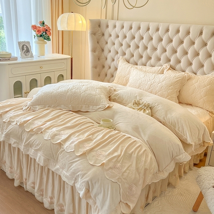 网红馆（ck家纺） 2025新款高克重加厚保暖重工艺宝宝绒晨曦玫瑰系列四件套 杏仁米