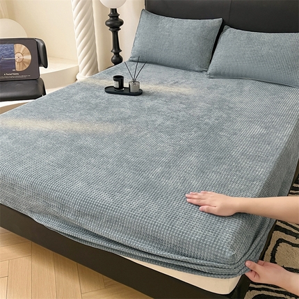 91家纺网 家纺一手货源 找家纺 2024新款A类云纱镂空绒床笠-菠萝格 菠萝格-云雾灰