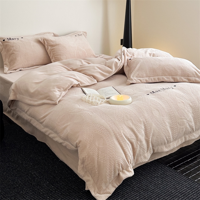 91家纺网 家纺一手货源 找家纺 潘朵拉家纺 2024新款法式刺绣雕花绒牛奶绒四件套-麦瑞系列 麦穗奶咖