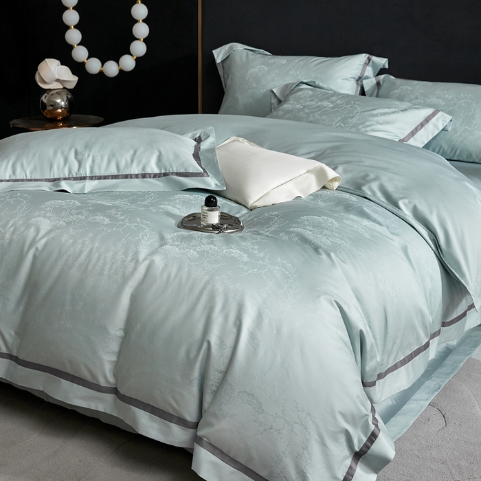 91家纺网 家纺一手货源 找家纺 琉宿家纺 2025新款50s双股长绒棉提花宽边工艺四件套枫洛（清新兰）