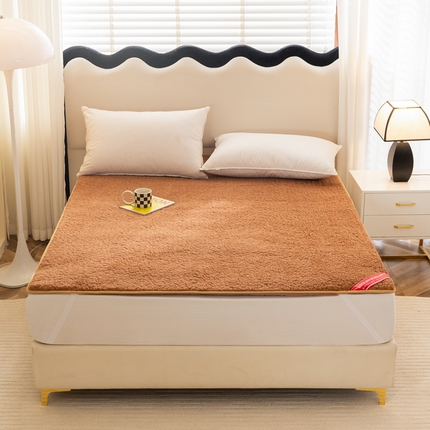 91家纺网 家纺一手货源 找家纺 2025新款简约款澳洲羊毛床垫 驼色短毛
