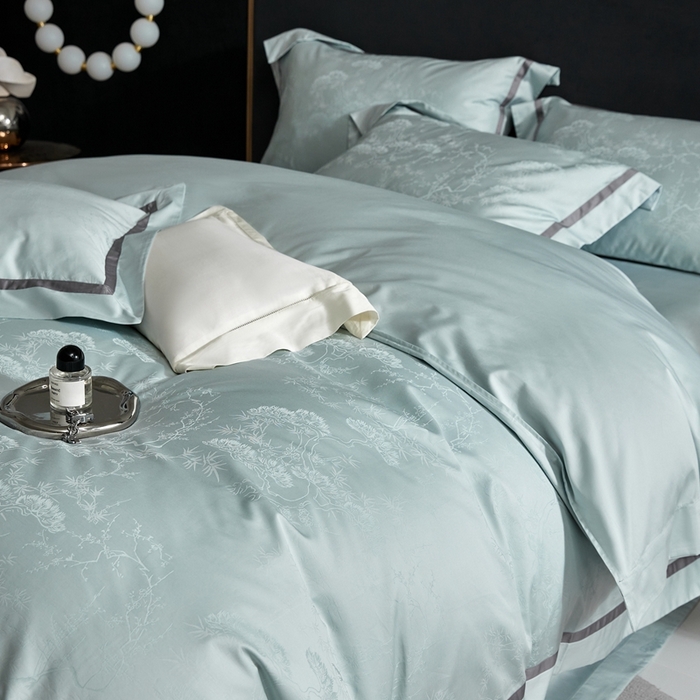 91家纺网 家纺一手货源 找家纺 琉宿家纺 2025新款50s双股长绒棉提花宽边工艺四件套枫洛（清新兰）