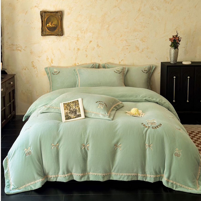 91家纺网 家纺一手货源 找家纺 未来家居 2024新款全活性高克重牛奶绒四件套 甜心-绿